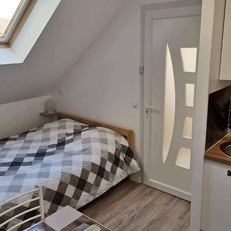 Studio Cosy Douillet Et Fonctionnel Appartement Savigny-le-Temple Buitenkant foto