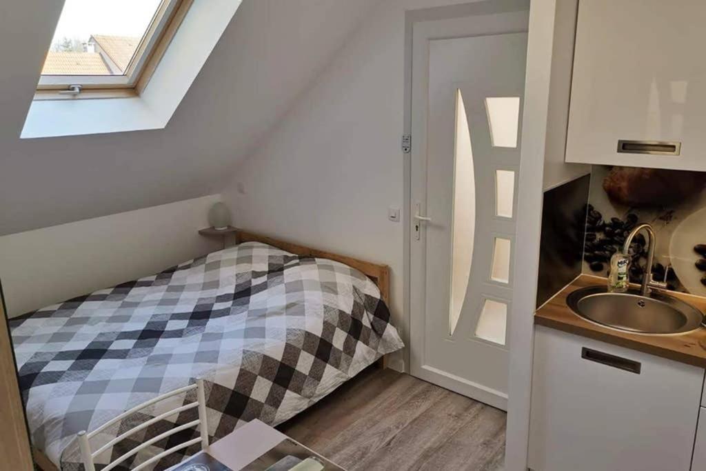 Studio Cosy Douillet Et Fonctionnel Appartement Savigny-le-Temple Buitenkant foto
