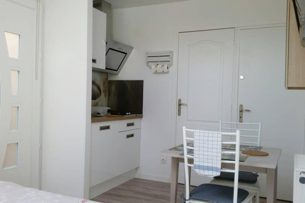 Studio Cosy Douillet Et Fonctionnel Appartement Savigny-le-Temple Buitenkant foto