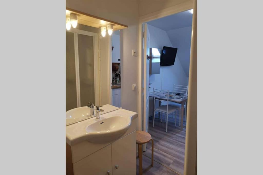Studio Cosy Douillet Et Fonctionnel Appartement Savigny-le-Temple Buitenkant foto
